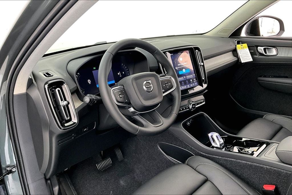 2026 Volvo XC40 B5 Ultra