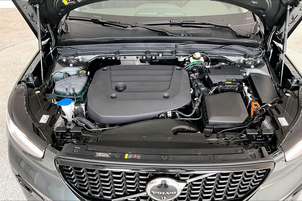 2026 Volvo XC40 B5 Ultra