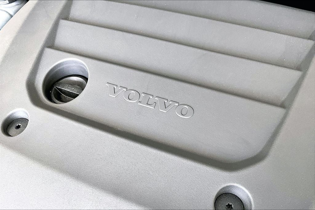 2026 Volvo XC40 B5 Ultra