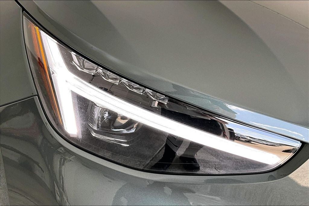 2026 Volvo XC40 B5 Ultra