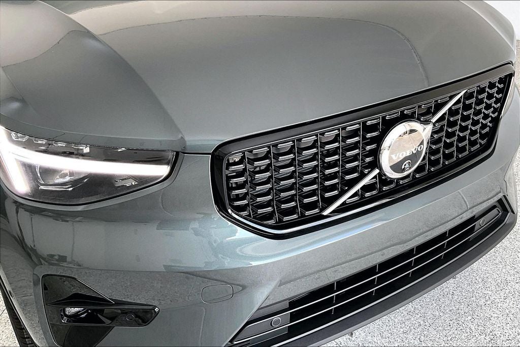 2026 Volvo XC40 B5 Ultra