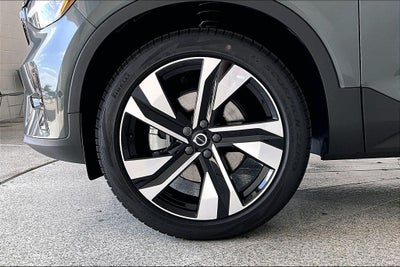 2026 Volvo XC40 B5 Ultra