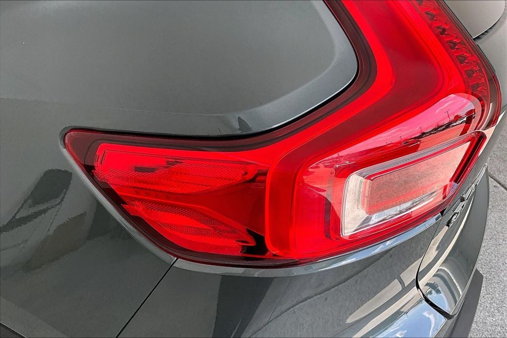 2026 Volvo XC40 B5 Ultra