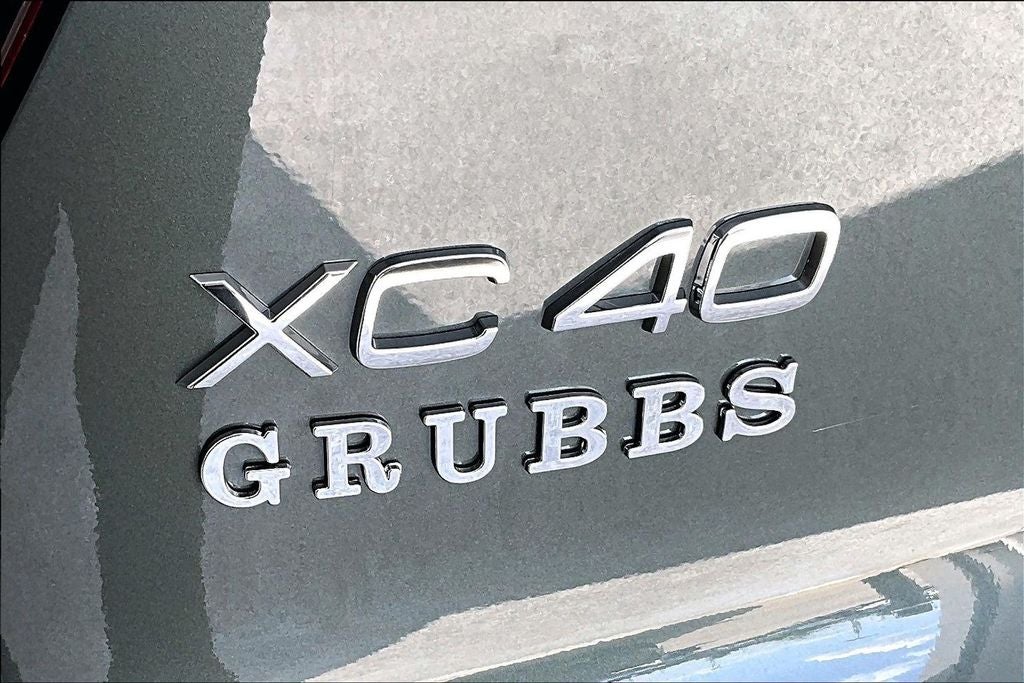 2026 Volvo XC40 B5 Ultra