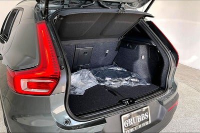 2026 Volvo XC40 B5 Ultra