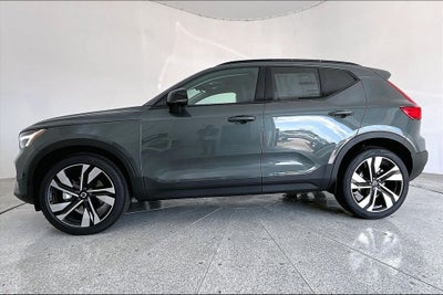 2026 Volvo XC40 B5 Ultra