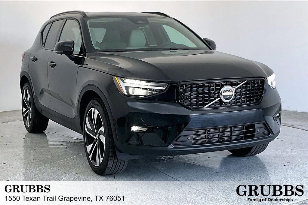 2026 Volvo XC40 B5 Ultra