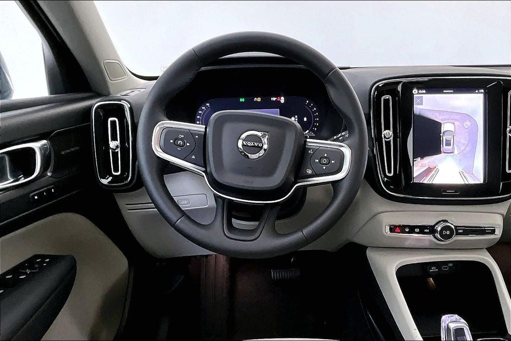 2026 Volvo XC40 B5 Ultra