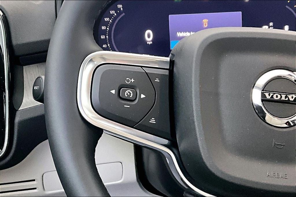 2026 Volvo XC40 B5 Ultra