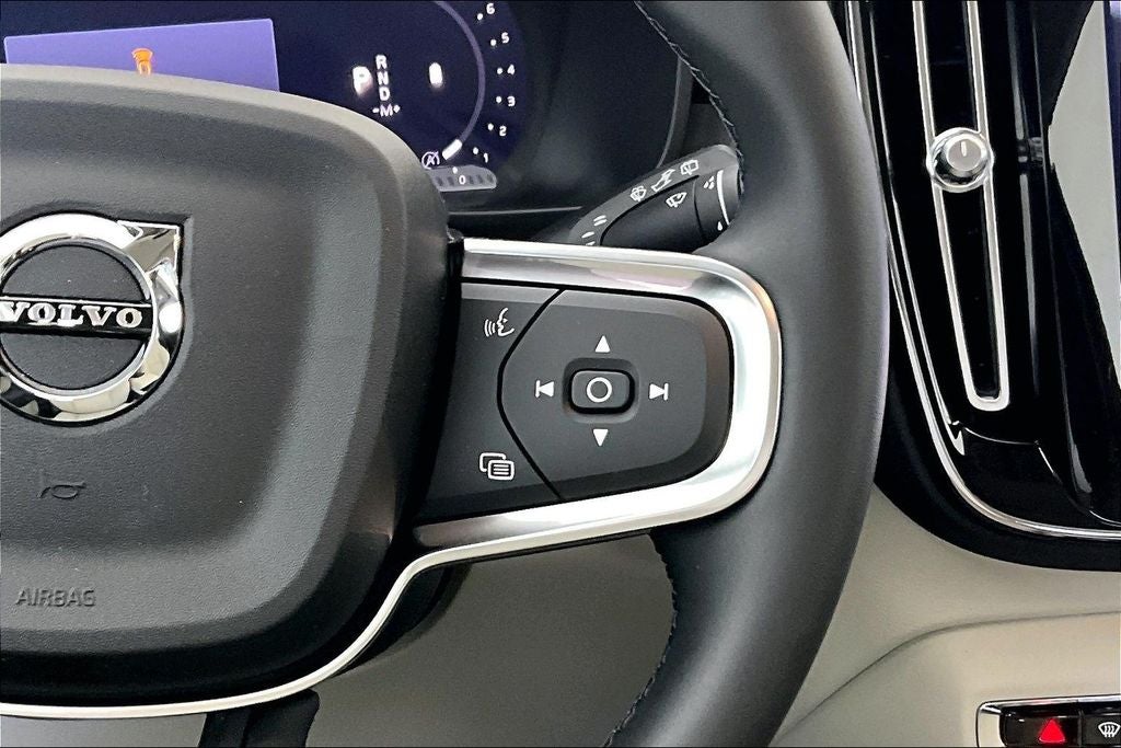 2026 Volvo XC40 B5 Ultra