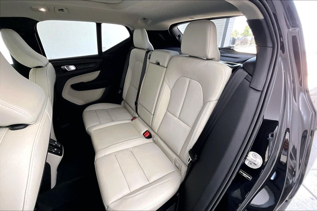 2026 Volvo XC40 B5 Ultra