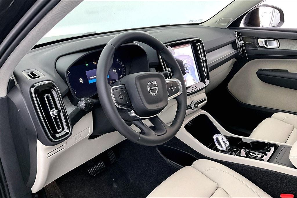 2026 Volvo XC40 B5 Ultra