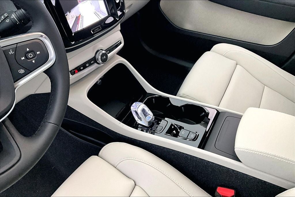 2026 Volvo XC40 B5 Ultra