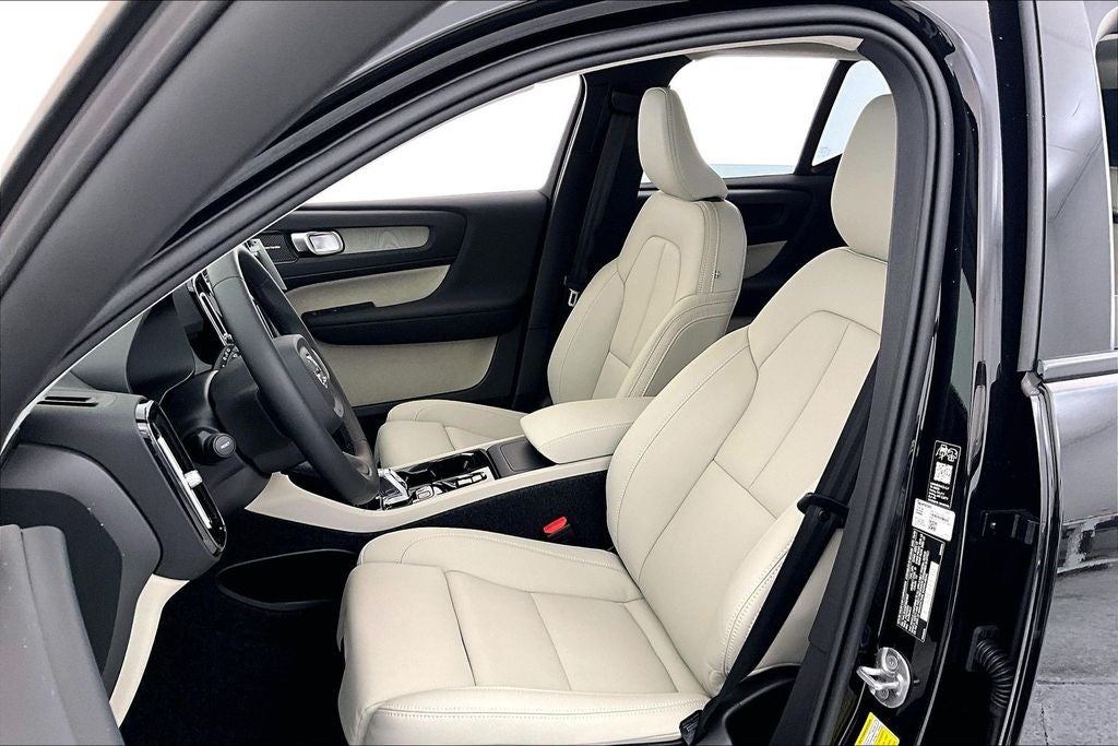 2026 Volvo XC40 B5 Ultra