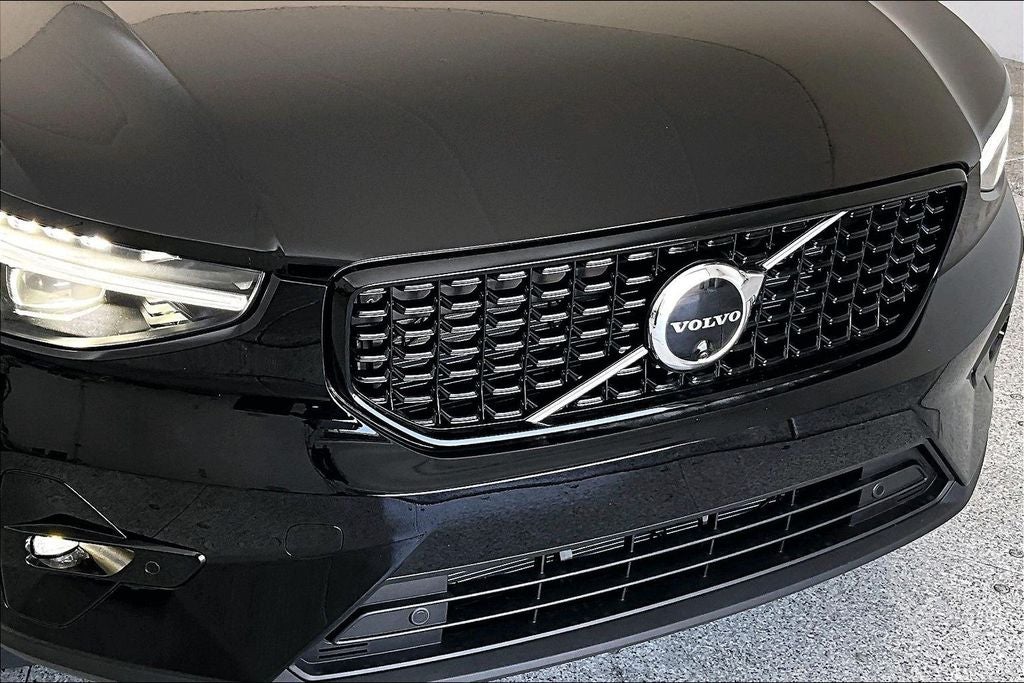 2026 Volvo XC40 B5 Ultra
