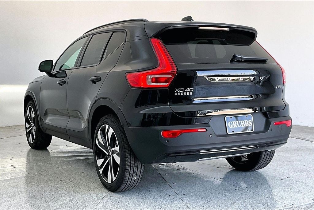 2026 Volvo XC40 B5 Ultra