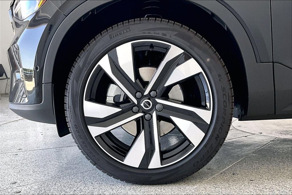 2026 Volvo XC40 B5 Ultra