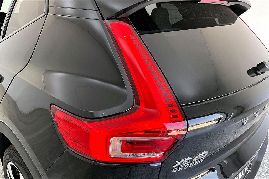 2026 Volvo XC40 B5 Ultra