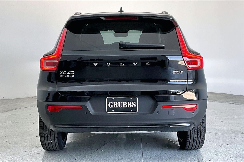 2026 Volvo XC40 B5 Ultra