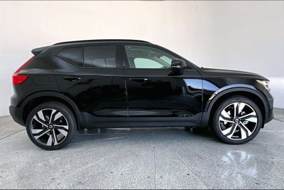 2026 Volvo XC40 B5 Ultra