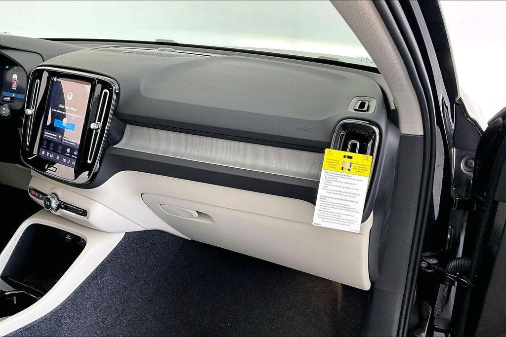 2026 Volvo XC40 B5 Ultra