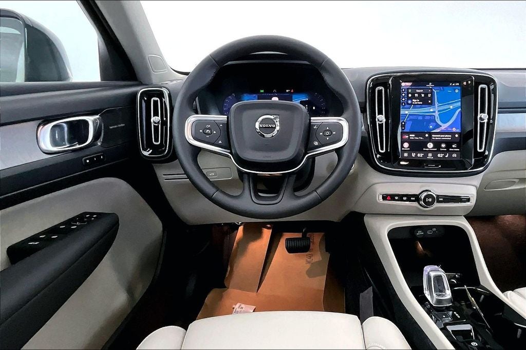 2026 Volvo XC40 B5 Ultra