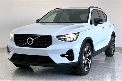 2026 Volvo XC40 B5 Ultra