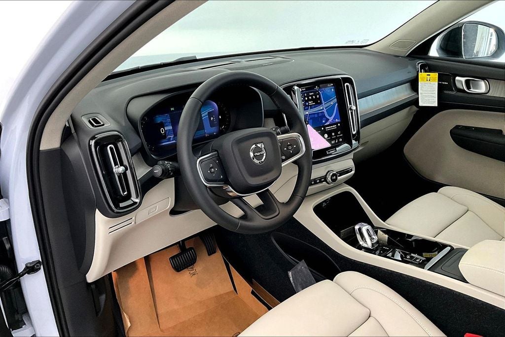 2026 Volvo XC40 B5 Ultra