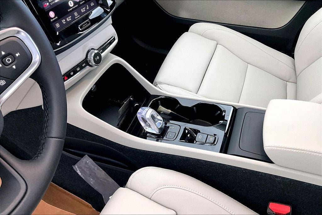 2026 Volvo XC40 B5 Ultra