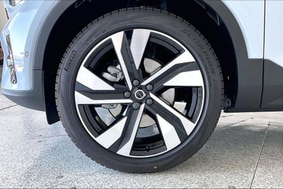 2026 Volvo XC40 B5 Ultra