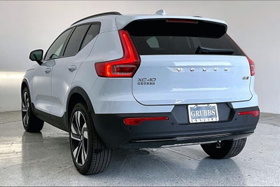 2026 Volvo XC40 B5 Ultra