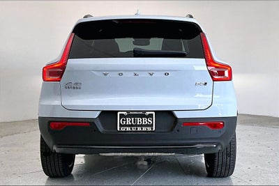 2026 Volvo XC40 B5 Ultra
