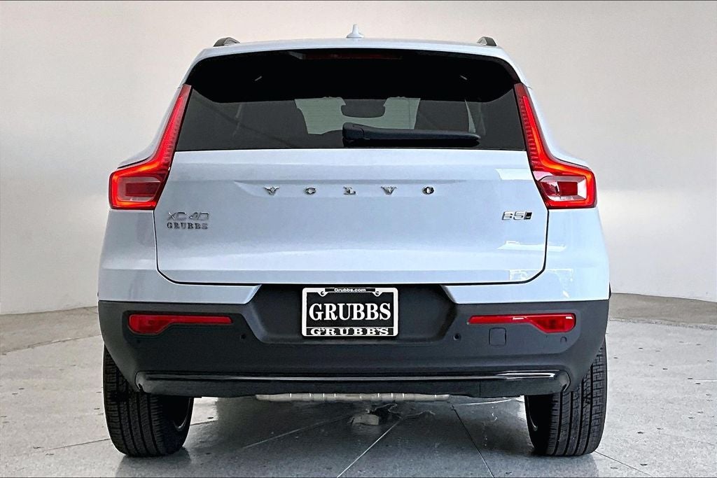 2026 Volvo XC40 B5 Ultra