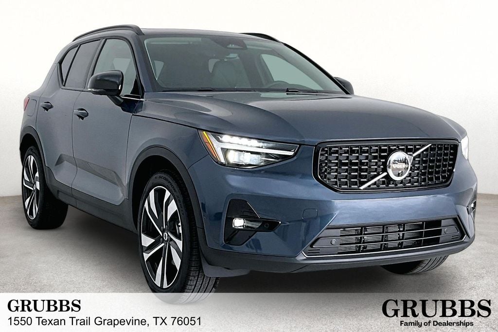 2026 Volvo XC40 B5 Ultra