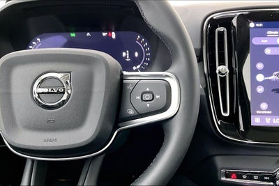 2026 Volvo XC40 B5 Ultra