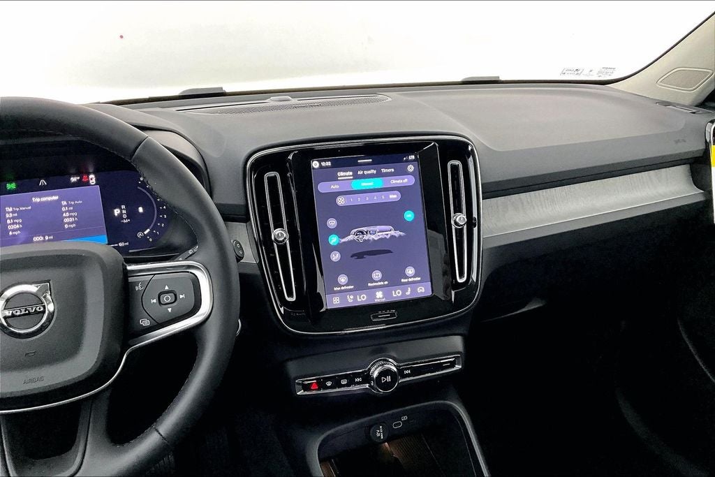 2026 Volvo XC40 B5 Ultra