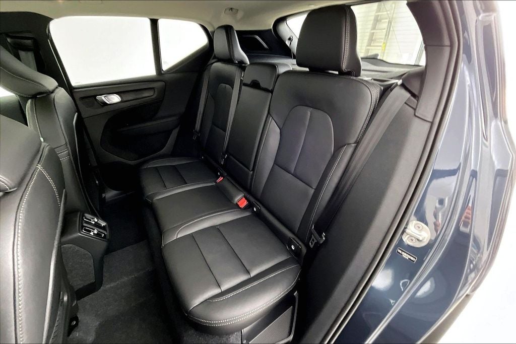 2026 Volvo XC40 B5 Ultra