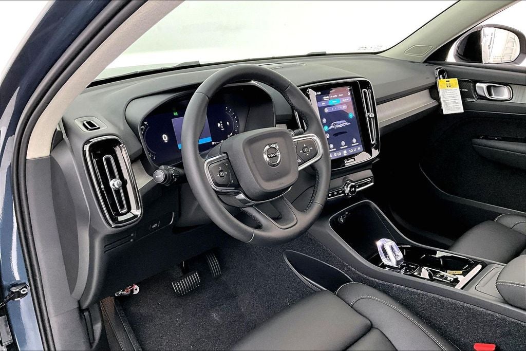 2026 Volvo XC40 B5 Ultra