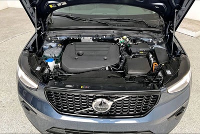 2026 Volvo XC40 B5 Ultra