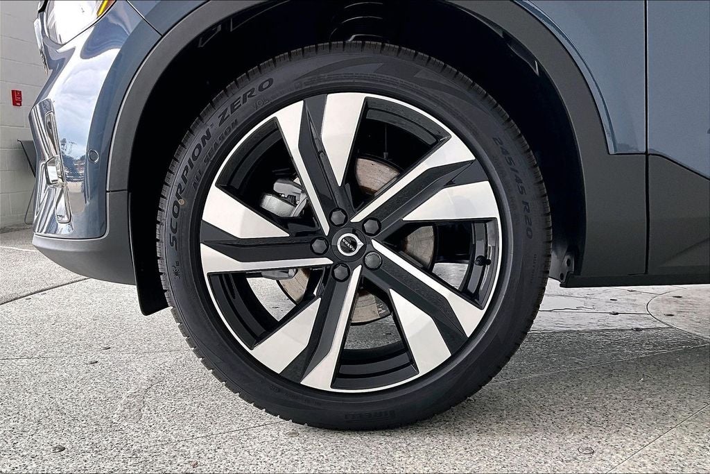 2026 Volvo XC40 B5 Ultra
