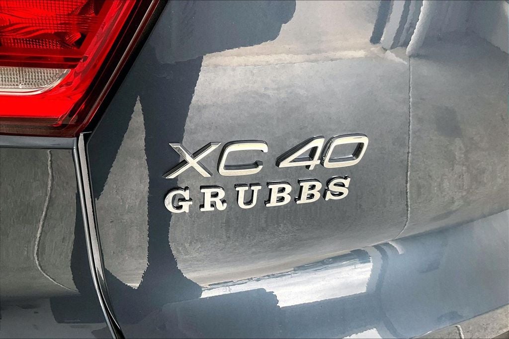 2026 Volvo XC40 B5 Ultra