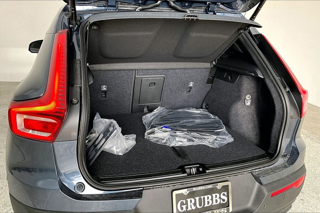 2026 Volvo XC40 B5 Ultra
