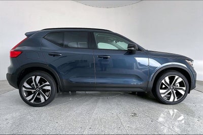 2026 Volvo XC40 B5 Ultra