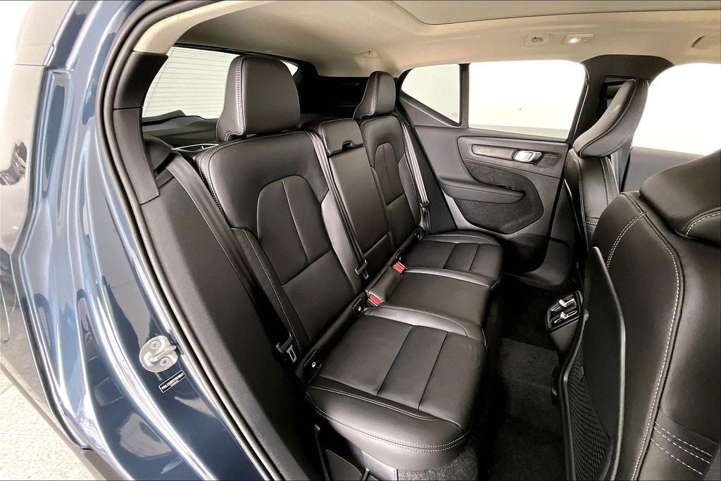 2026 Volvo XC40 B5 Ultra