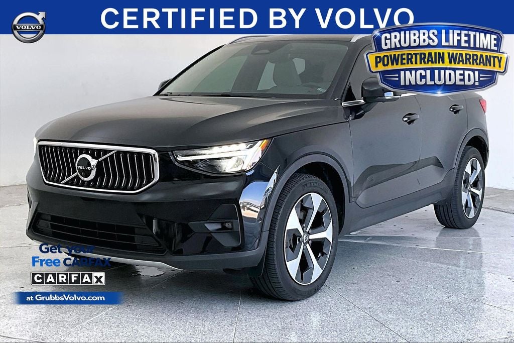 2023 Volvo XC40 B5 Plus Bright Theme
