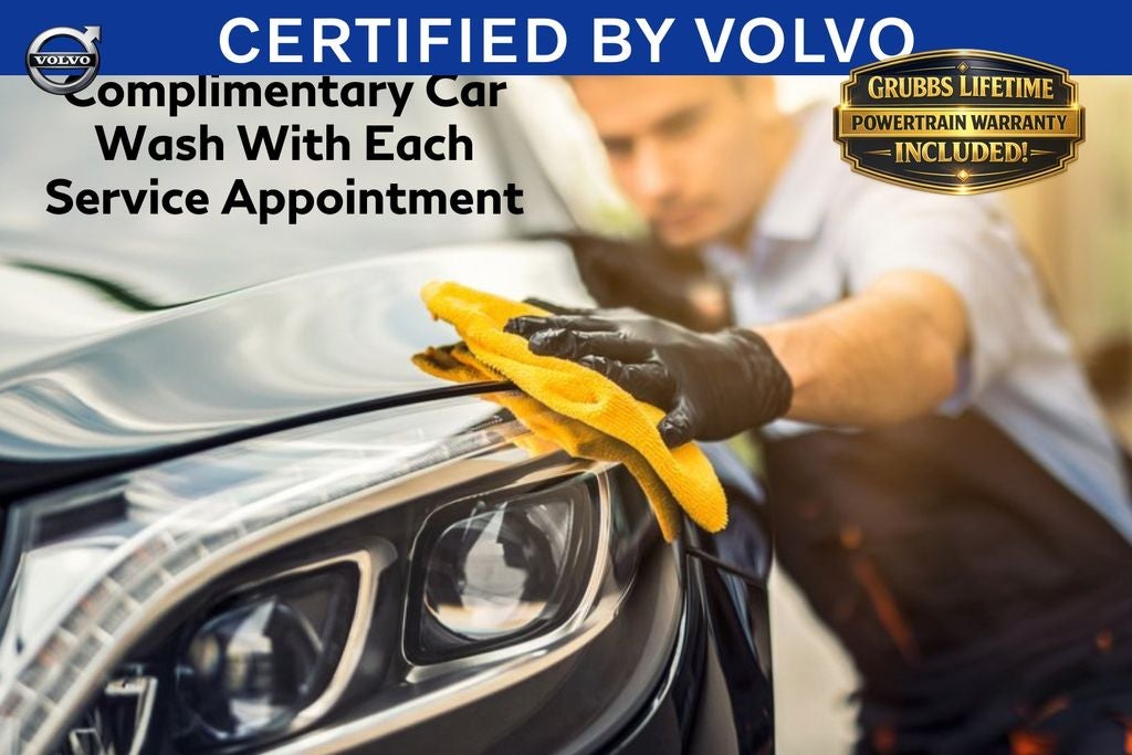 2023 Volvo XC40 B5 Plus Bright Theme