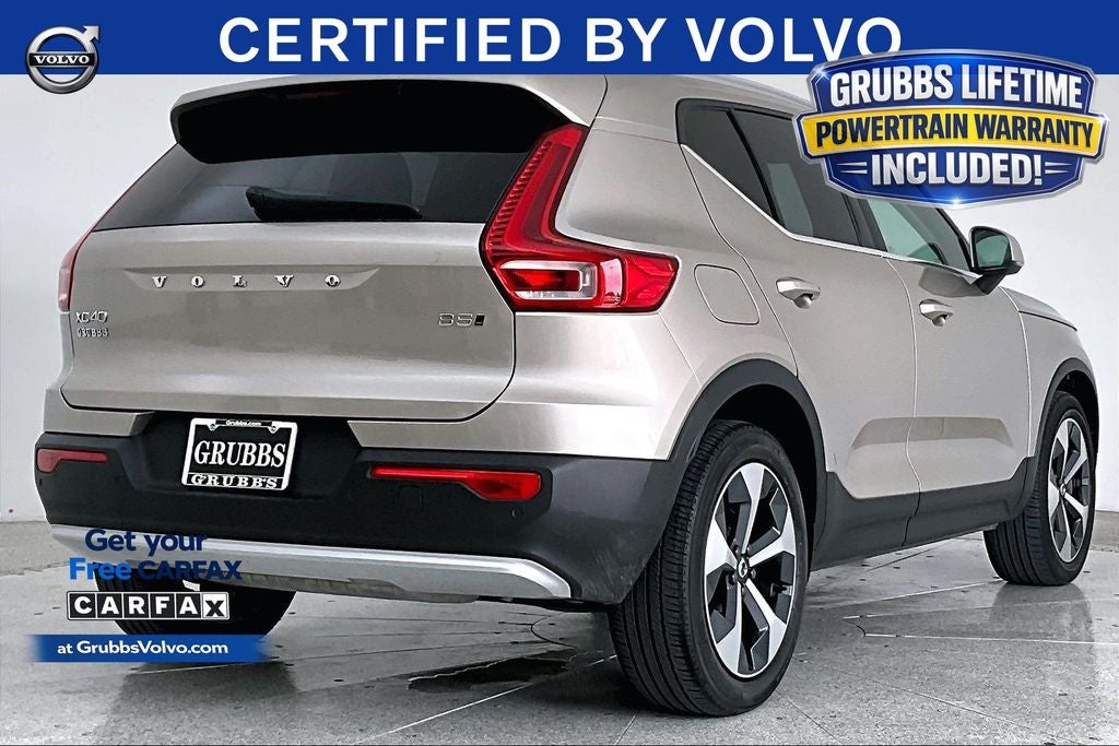 2023 Volvo XC40 B5 Plus Bright Theme