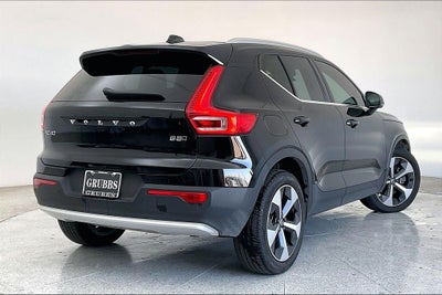 2023 Volvo XC40 B5 Plus Bright Theme