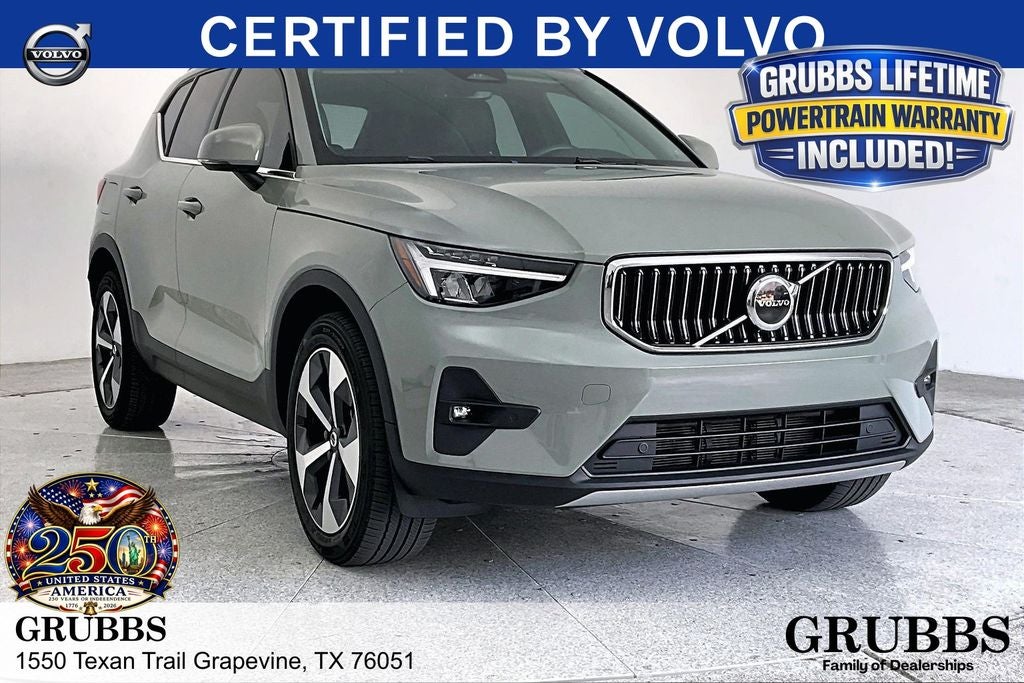2023 Volvo XC40 B5 Plus Bright Theme