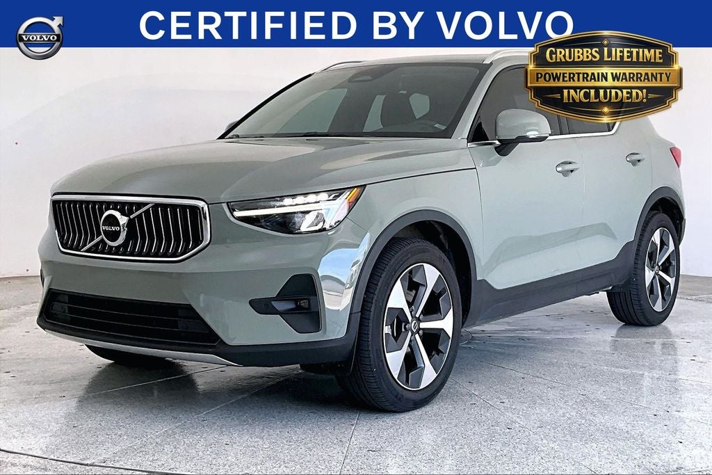 2023 Volvo XC40 B5 Plus Bright Theme